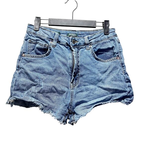Wild Fable High Rise Mom Shorts Medium Wash Booty Shorts Frayed Cut Off Size 8 - Picture 1 of 10